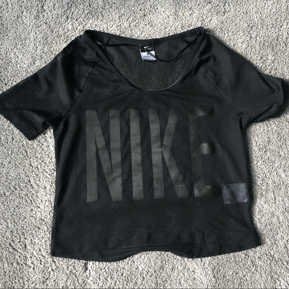 Nike Tops - Nike Mesh Top 🥰